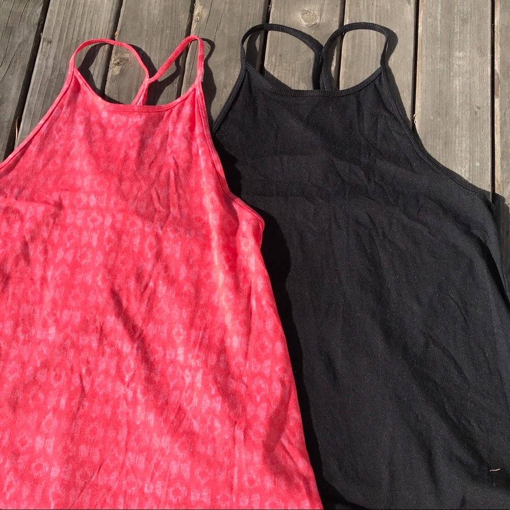 NWOT Hollister Tanks bundle NWOT 2for $8